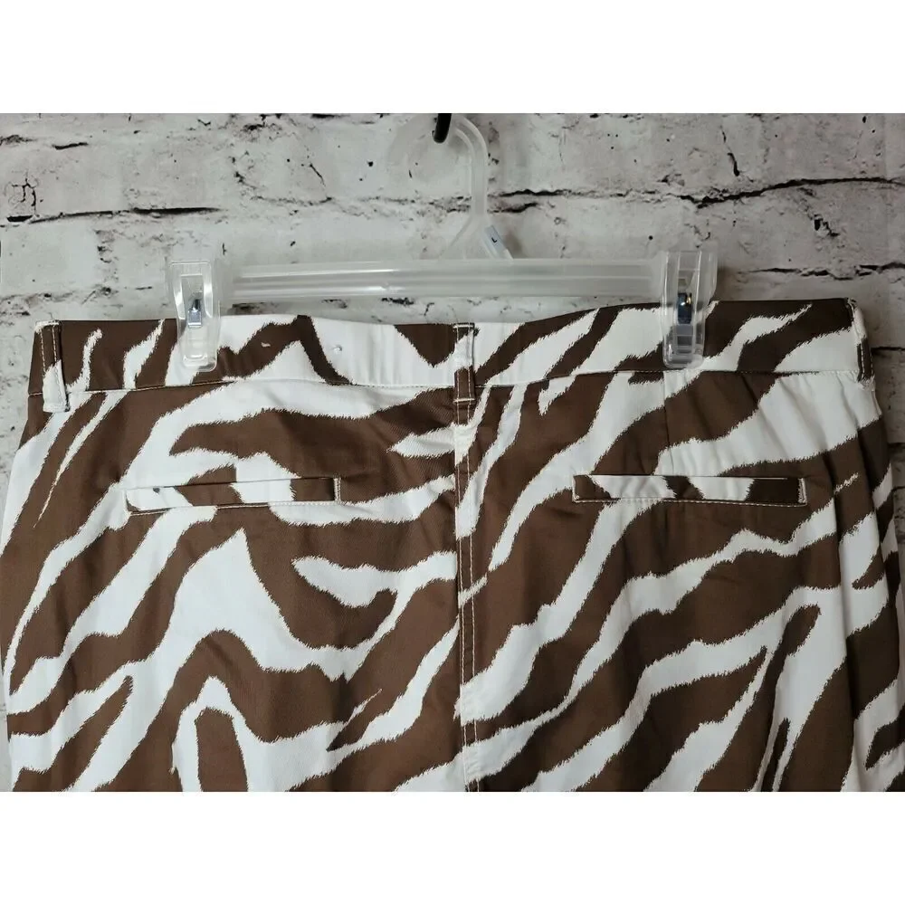 Chico's Size 3 Women's Brown White Animal Print Cargo Capris Pants Size XL t76